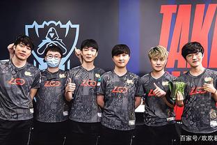 记者：马赛队长巴列尔迪想代表阿根廷踢世界杯，不考虑去沙特