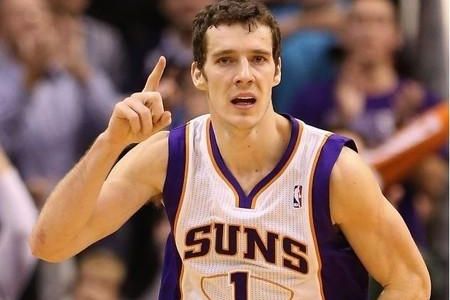 王伟：亚泰中期想引进更好的球员，但这些球员不愿冒巨大风险